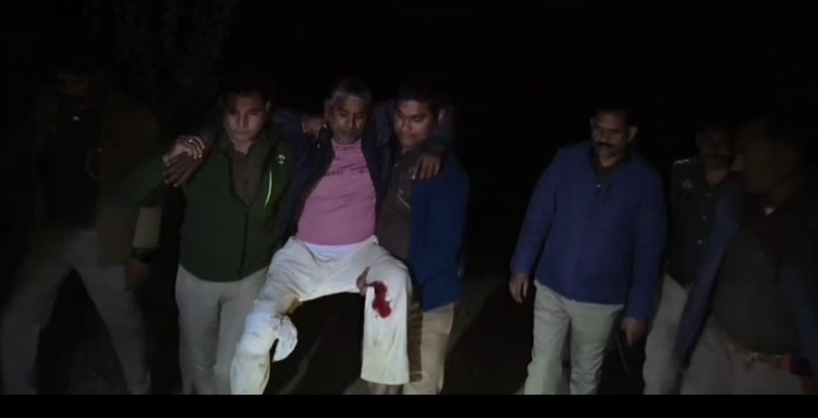  पुलिस की फिर बड़ी कार्यवाई, पुलिस कर्मी को घायल करने वाला एक अभियुक्त पुलिस मुठभेड़ में गिरफ्तार