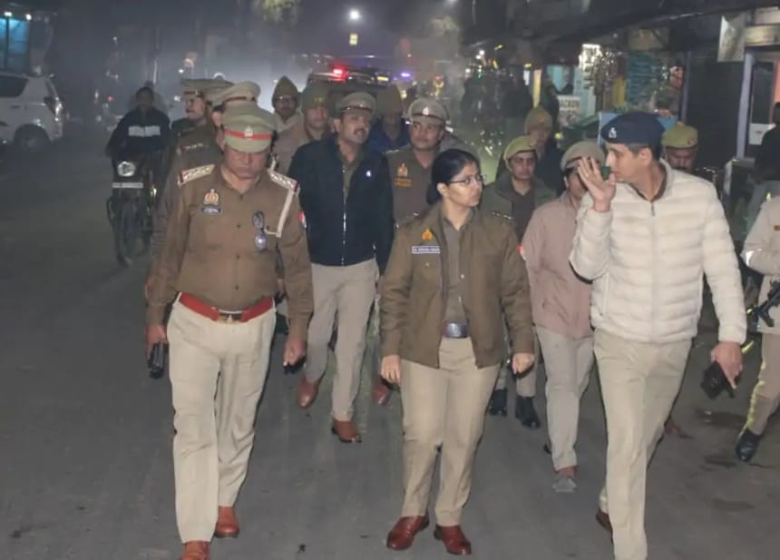 वर्ष के अंतिम दिन एसपी डॉ. दीक्षा शर्मा एवं सदर सी ओ ने किया पैदल गश्त