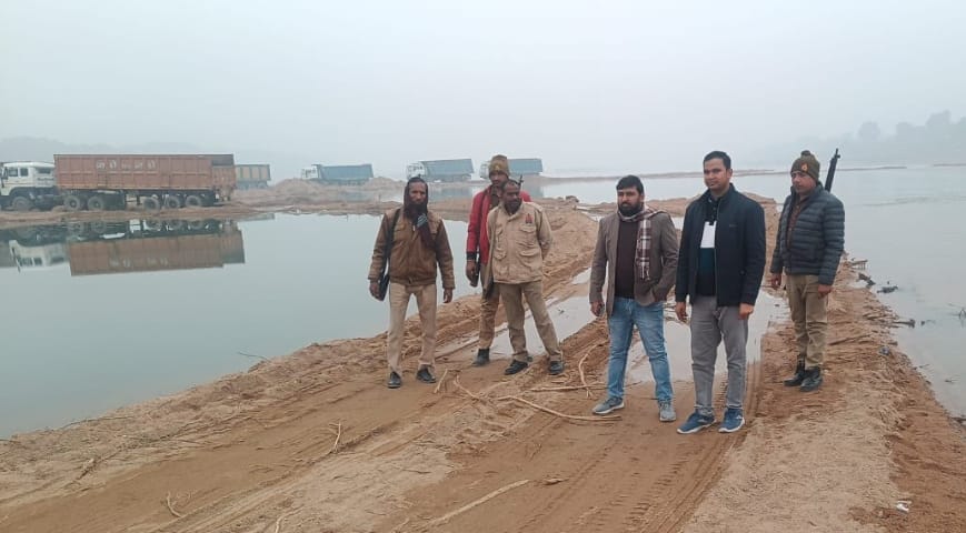 जिले में अवैध खनन माफियाओं के खिलाफ प्रशासन ने सख्त रुख अपना लिया है 