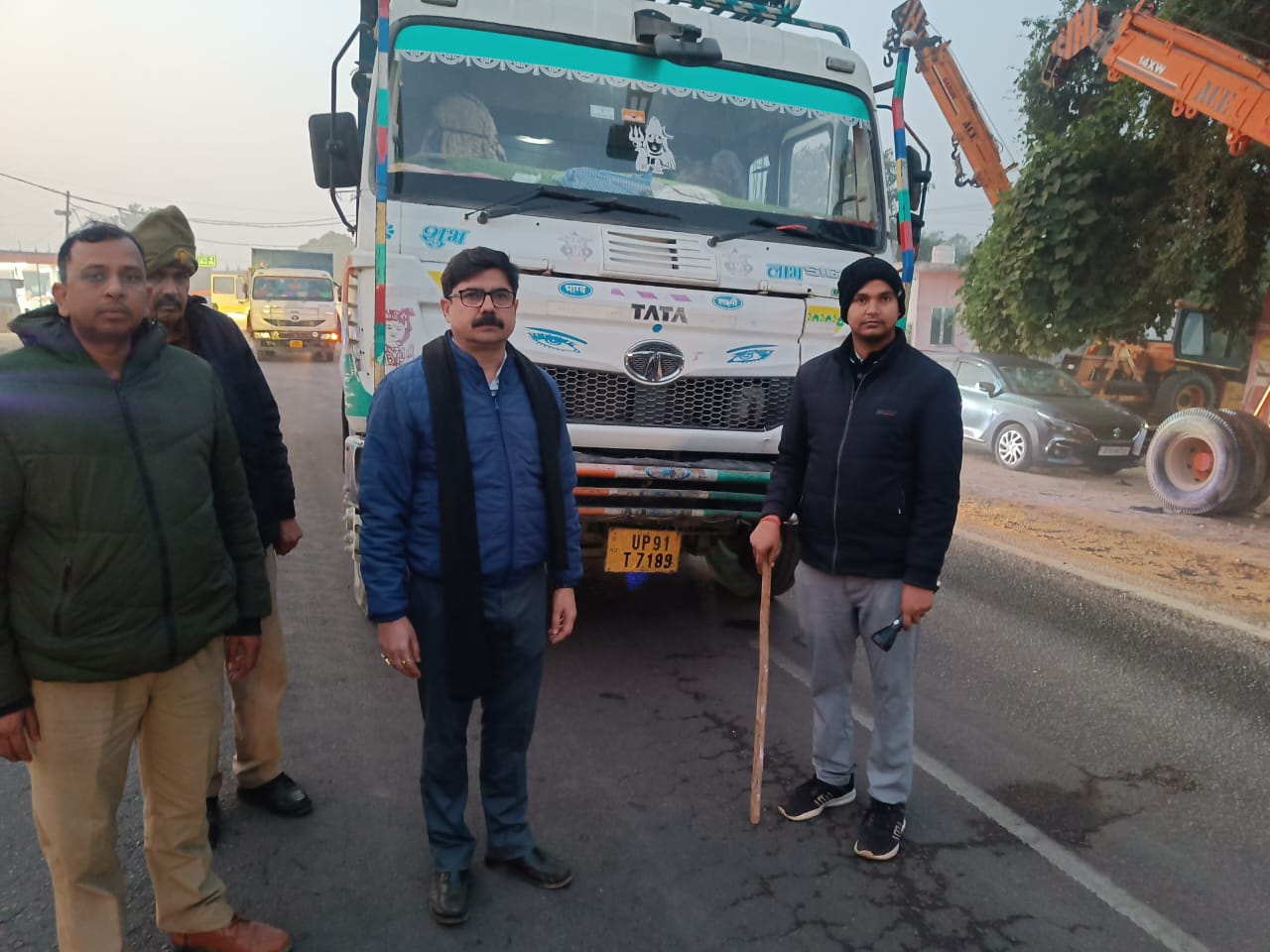 परिवहन पर बड़ी कार्रवाई -17 वाहन पकड़े गए, 8.50 लाख रुपये का राजस्व जमा