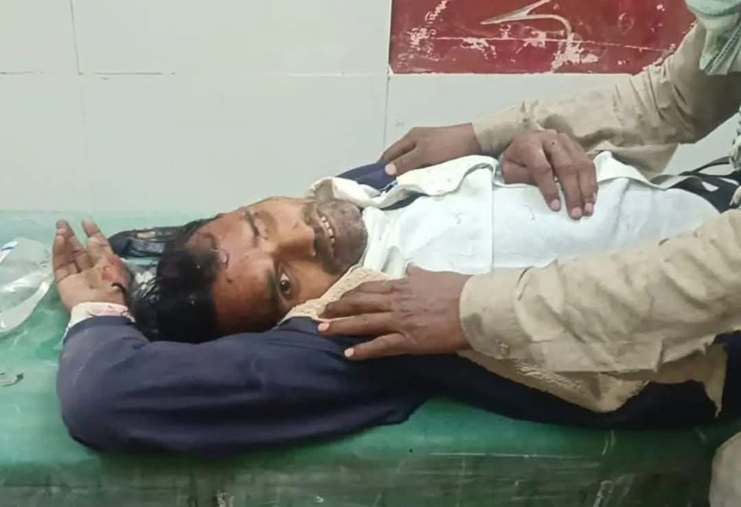 स्टांप विक्रेता पर कुल्हाड़ी से जानलेवा हमला, जिला अस्पताल रेफर