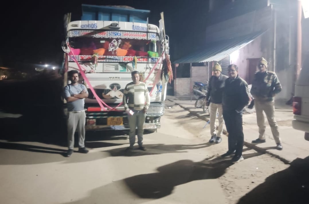 सरीला तहसीलदार की बड़ी कार्रवाई, बिना MM-11 के चल रहे 4 ट्रक सीज