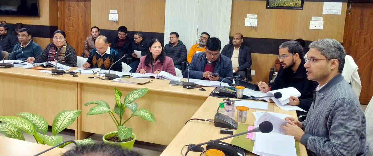 कल्याणकारी योजनाओं के प्राप्त आवेदनों का ससमय निस्तारण कराने के निर्देश