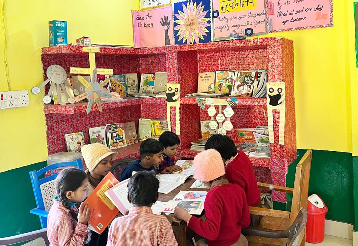 प्रभारी प्रधानाध्यापक व आदर्श शिक्षक आनंद ने की थी स्थापना