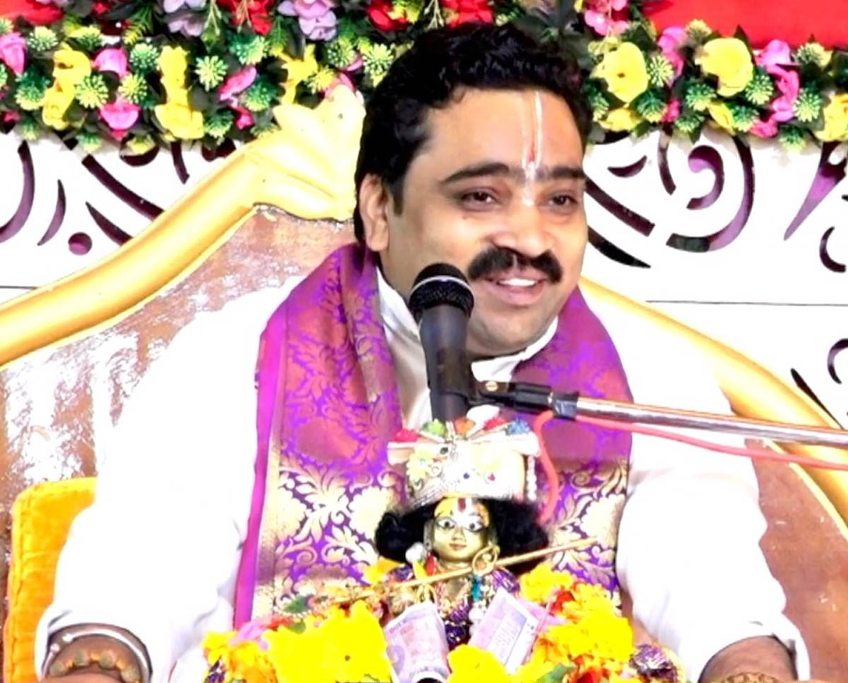 भक्ति उम्र की मोहताज नहीं: व्यास जी महाराज, मौनी अमावस्या पर्व पर भक्तों ने किया स्नान