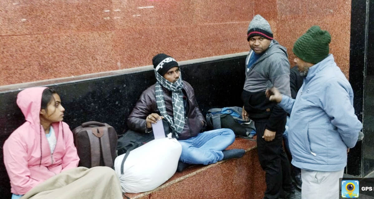 भीषण ठण्ड में मुफीद साबित हो रहा रेलवे स्टेशन का रैन बसेरा