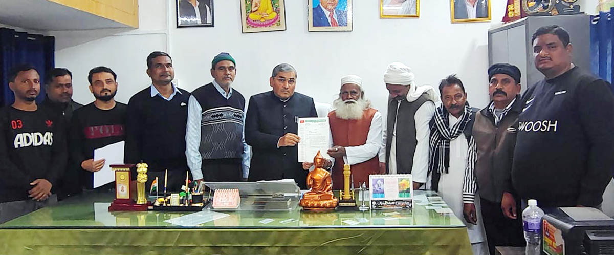 ताजिया व अलम इंतेजामिया कमेटी ने पालिकाध्यक्ष को सौंपा ज्ञापन