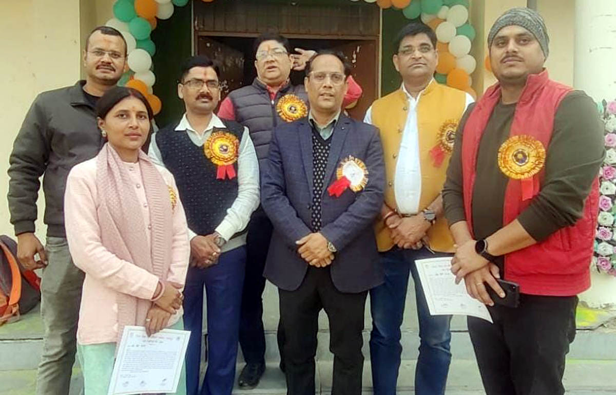  डायट का पहला एल्युमिनाई मीट संपन्न, उत्कृष्ट शिक्षक सम्मानित