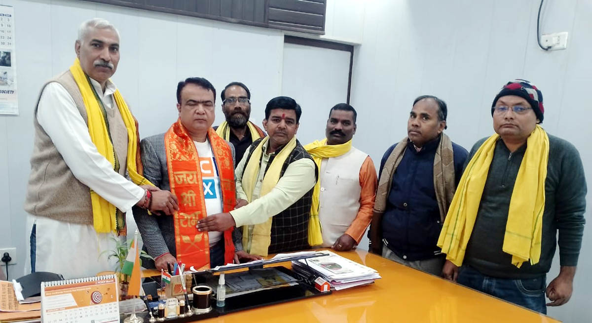 अलाव न जलवाए जाने की ईओ से शिकायत