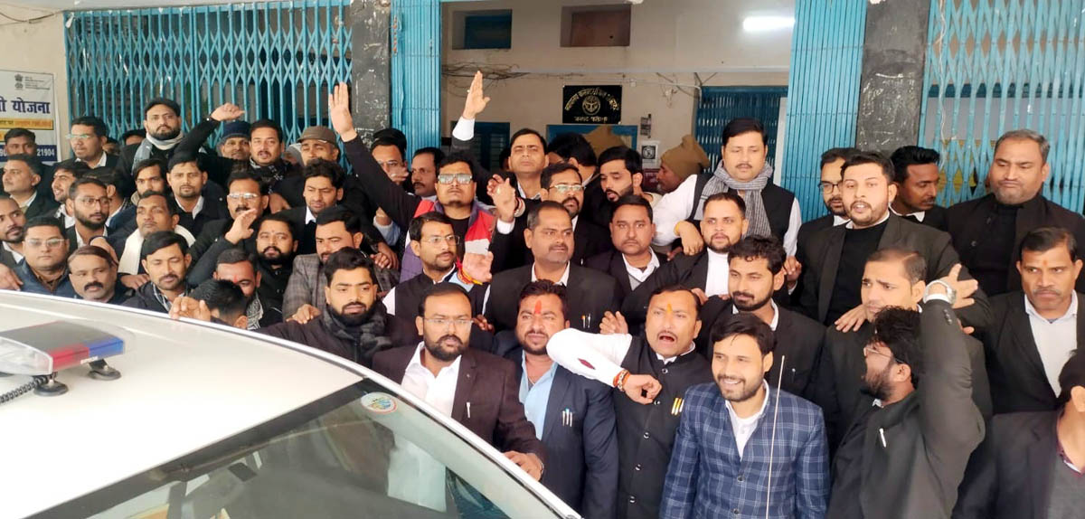  हैदरगढ़ टोल प्लाजा की घटना पर अधिवक्ताओं में नाराजगी