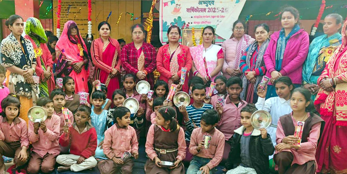 भाजपा जिला महामंत्री ने निपुण छात्रों को किया सम्मानित