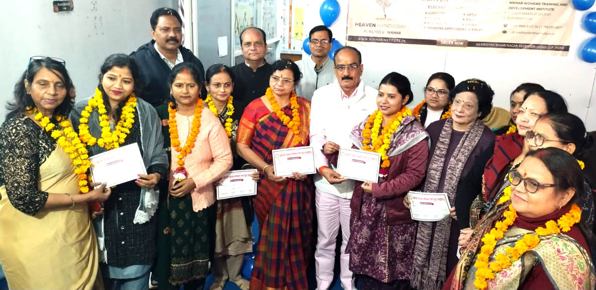 नवमनोनीत पदाधिकारियों को राष्ट्रीय अध्यक्ष ने बांटे प्रमाण पत्र