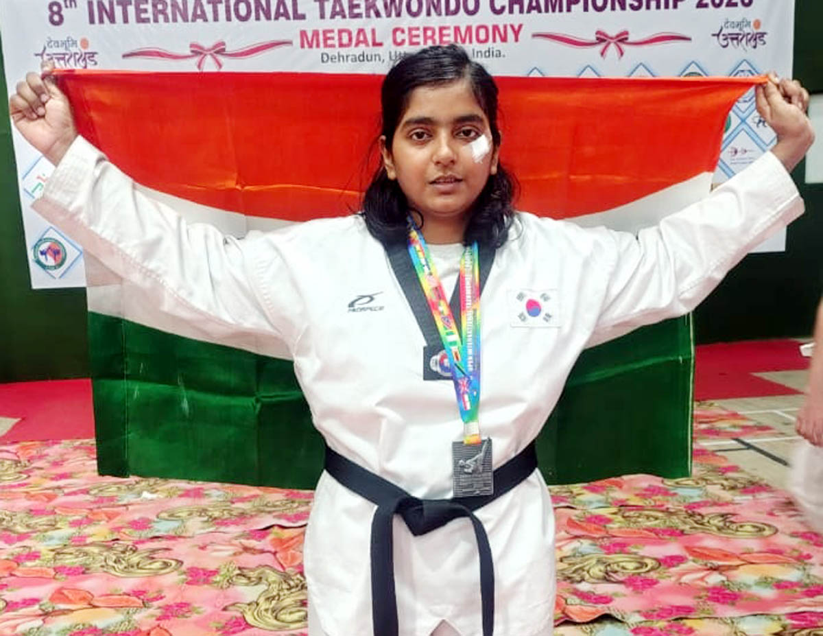 देहरादून में आयोजित चैंपियनशिप में जीते गोल्ड व सिल्वर मेडल