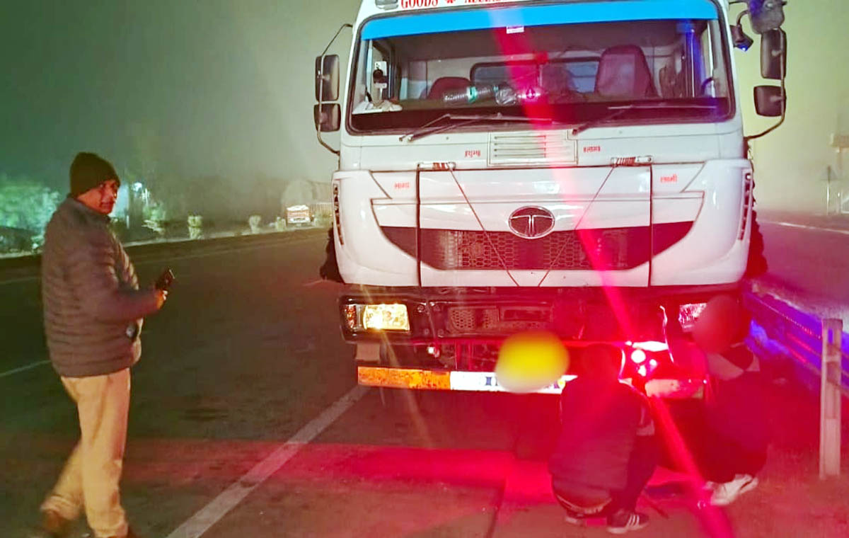  एसडीएम ने पांच ओवरलोड ट्रक किए सीज