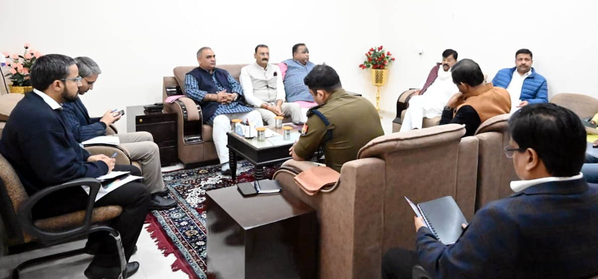 प्रभारी मंत्री ने अधिकारियों के साथ की अपराध समीक्षा गोष्ठी