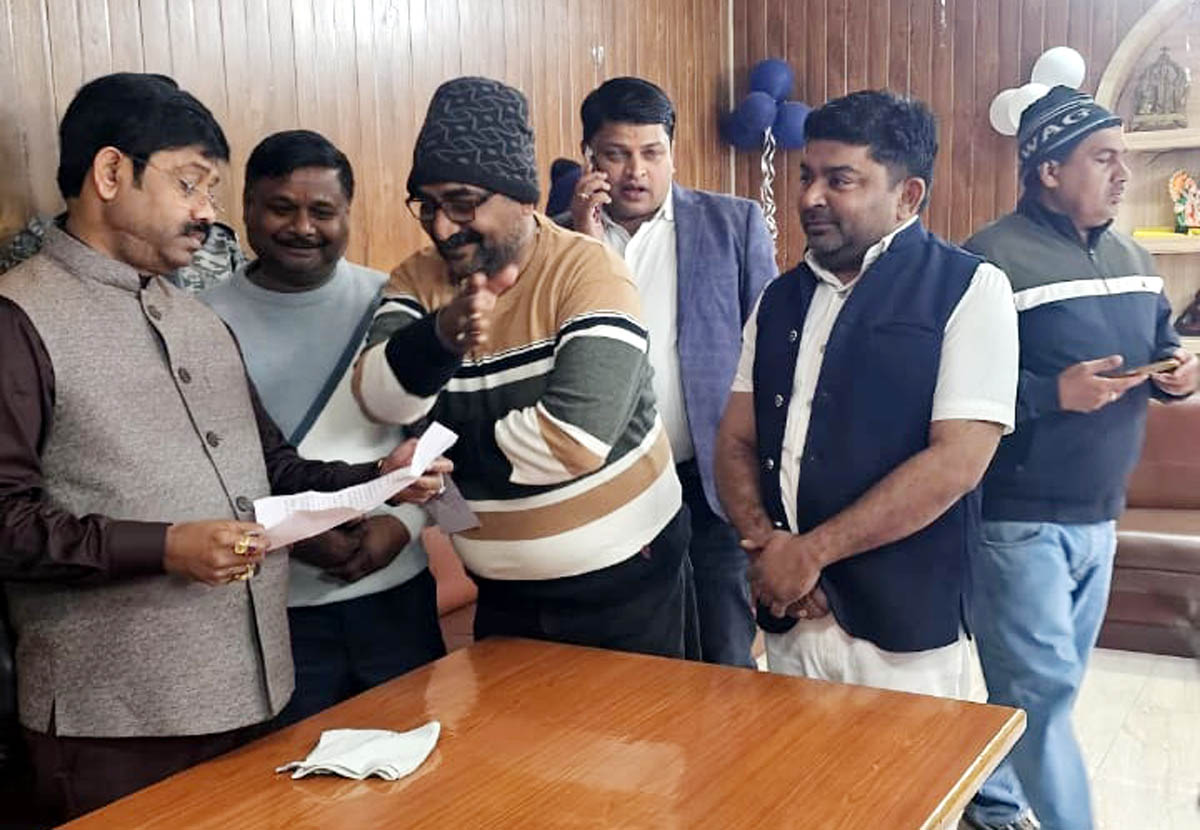 कैबिनेट मंत्री नंदी व पूर्व विधायक मेजा के माध्यम से दिया ज्ञापन