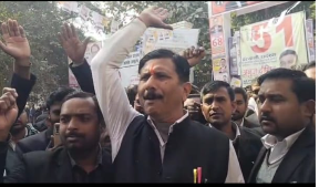 अधिवक्तओ ने एसपी का तबादला, सीओ व कोतवाल का मांगा निलंबन