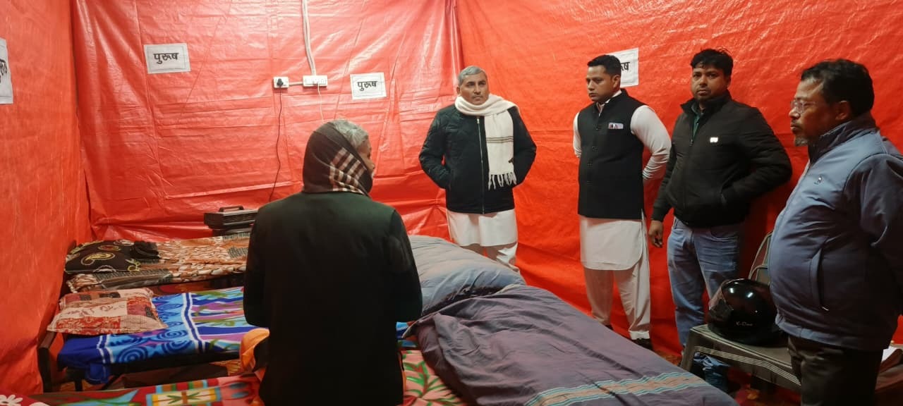 अस्थाई रैन बसेरा व शेल्टर होम पहुंचकर आश्रितों से की वार्ता