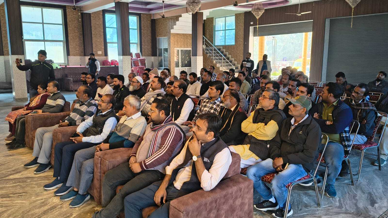 जीएसटी व बीमा योजनाओं की दी गई जानकारी, व्यापारी संवाद कार्यक्रम