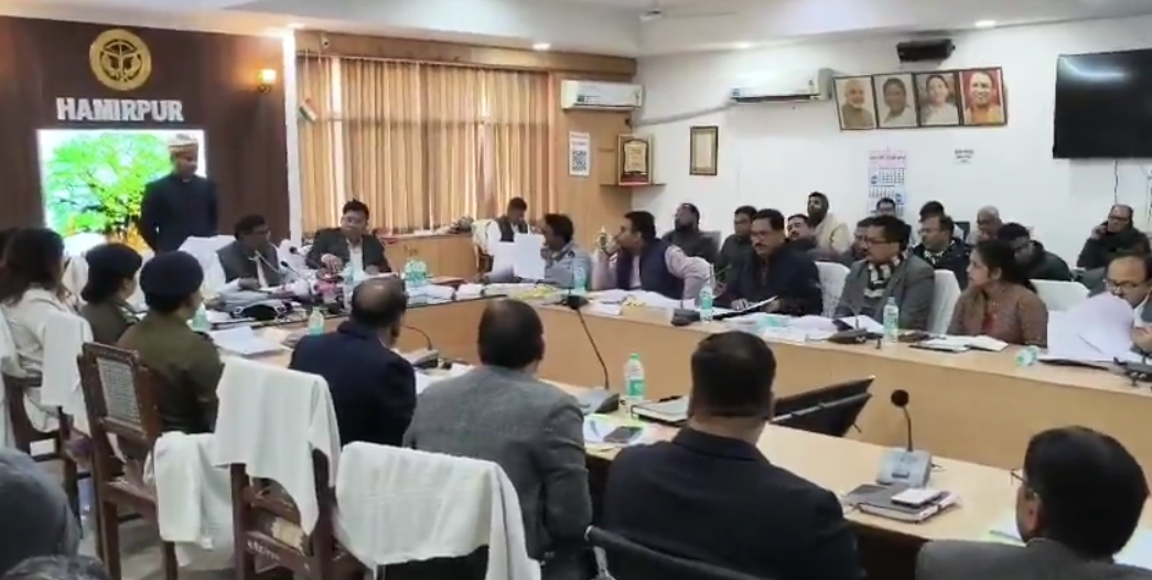  लखनऊ टीम की समीक्षा बैठक, प्रशासन को मिली रफ्तार का निर्देश