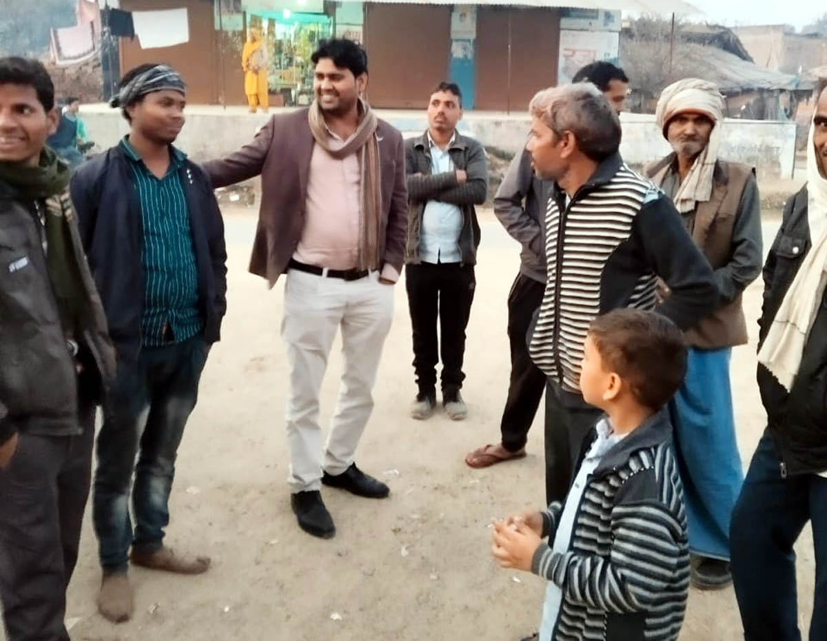 गांव की समस्याओं को चिन्हित कर निस्तारण कराने का कर रहे प्रयास