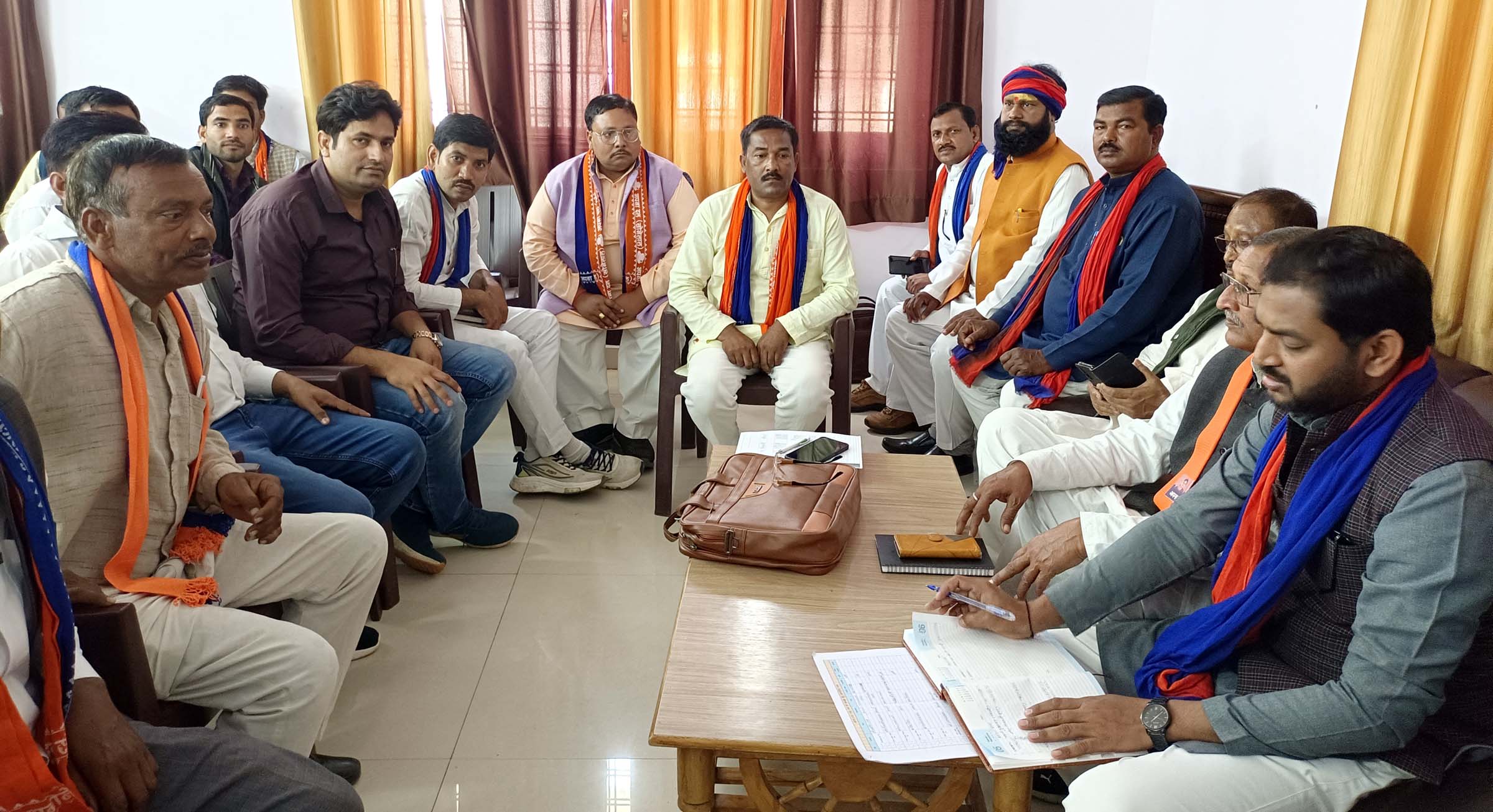 समीक्षा बैठक, अपना दल एस के दो जिला सचिव पार्टी से निष्कासित