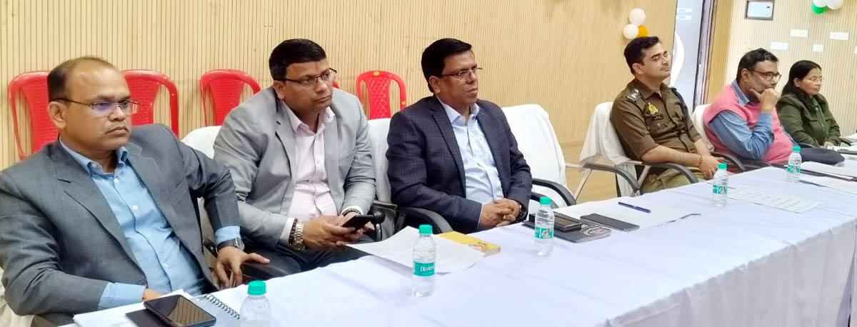 शान्तिपूर्ण बोर्ड परीक्षा कराने के लिए अधिकारियों को दिए निर्देश