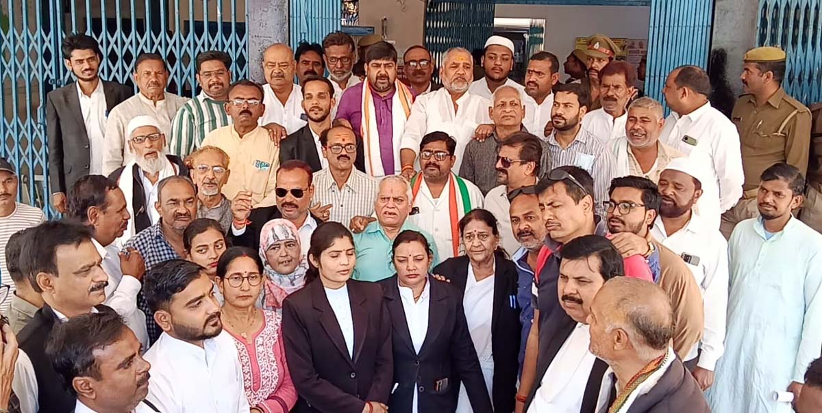 शिकायतकर्ता की पृष्ठभूमि की मांगी निष्पक्ष जांच, पीएम को भेजा ज्ञापन