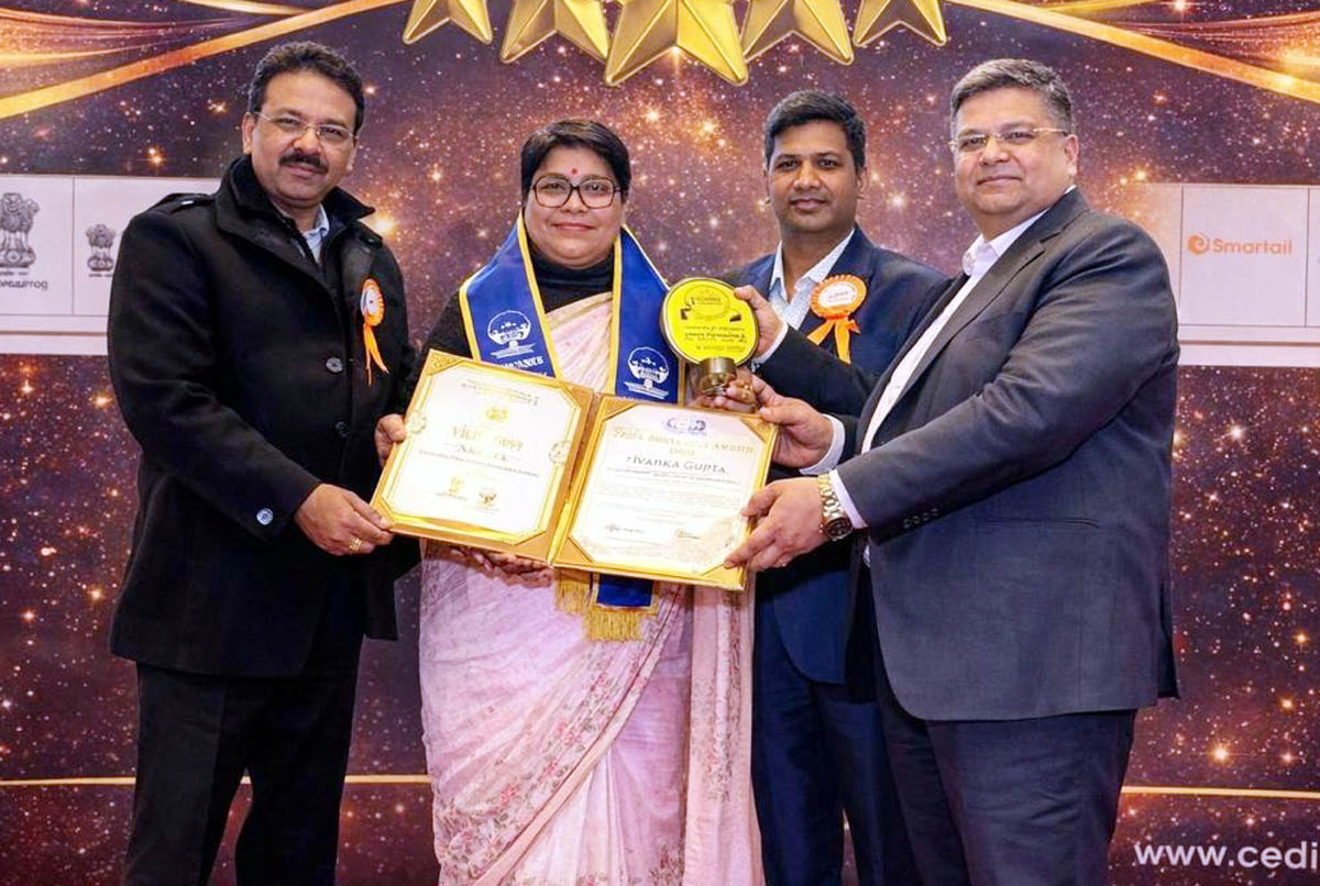 सीबीएसई व शिक्षा मंत्रालय के वरिष्ठ अधिकारियों ने किया सम्मानित