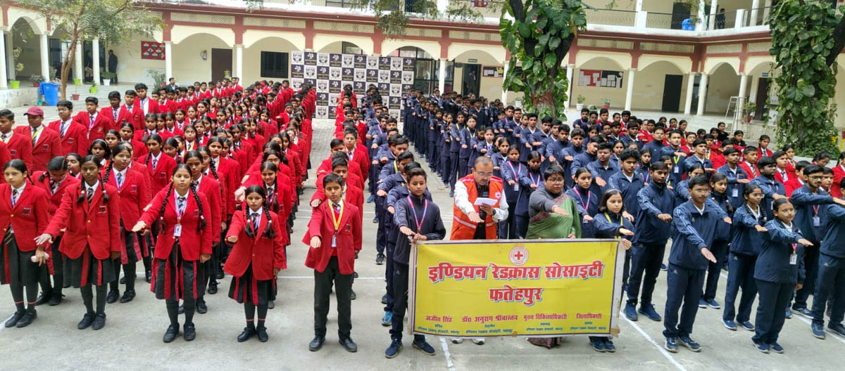 विद्यालयों में चलाया कैंसर बचाव जागरूकता अभियान