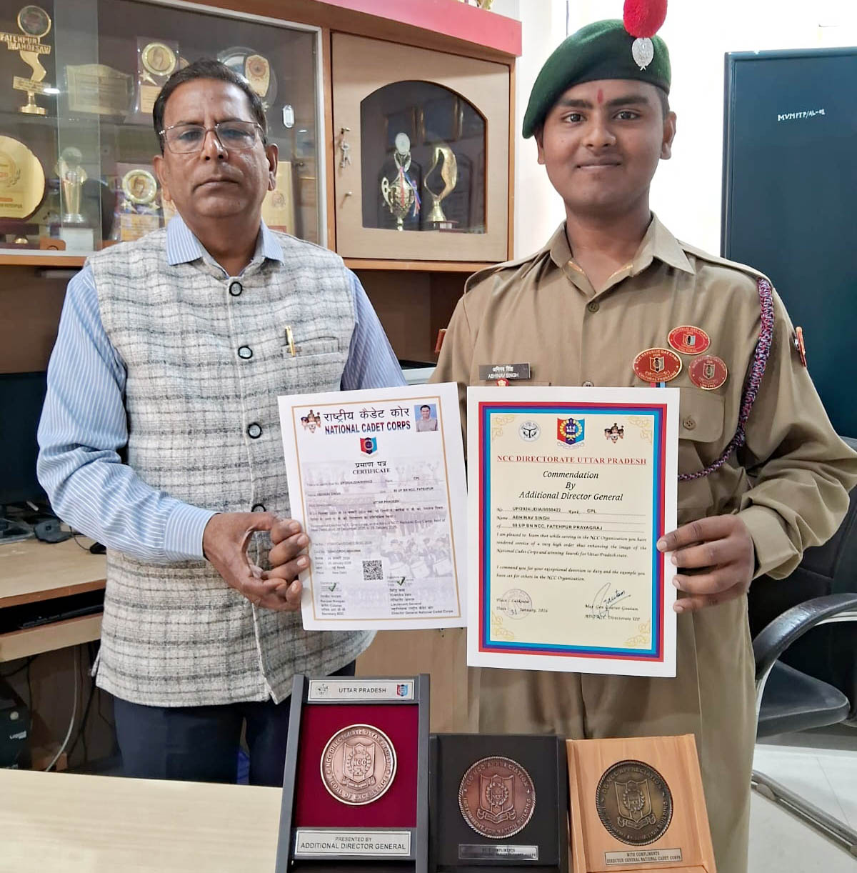 लेफ्टिनेंट जनरल का हासिल किया प्रशस्ति पत्र व मेडल