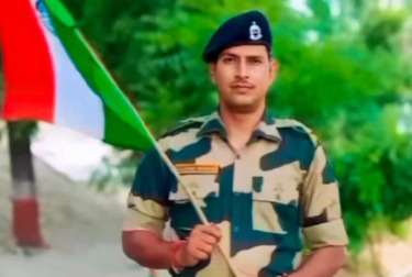 पुखरायां बाईपास पर सड़क हादसा: बीएसएफ जवान गंभीर रूप से घायल