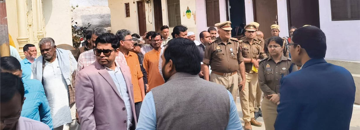 सरीला स्थित शल्लेश्वर धाम पहुंचे डीएम-एसपी, महाशिवरात्रि की तैयारियों का लिया जायजा