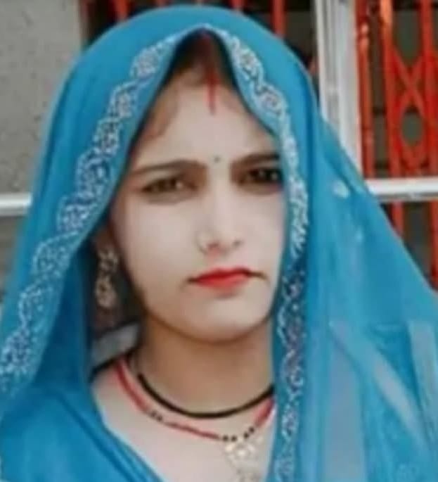 राजमार्ग पर दो बाइकों की भिड़ंत, घायल महिला ने रास्ते में तोड़ा दम