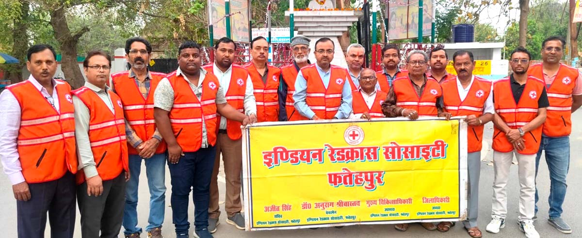 शहीद भगत सिंह, सुखदेव व राजगुरू अमर रहे के लगाए नारे