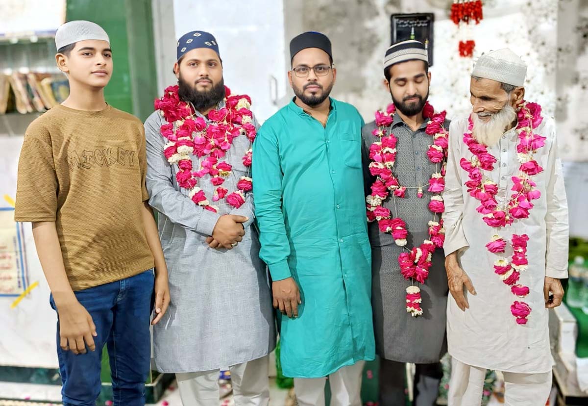 हाफिज गुलाम गौस रहमानी का नमाजियों ने किया इस्तकबाल, कुरआन पाक मुक्कमल