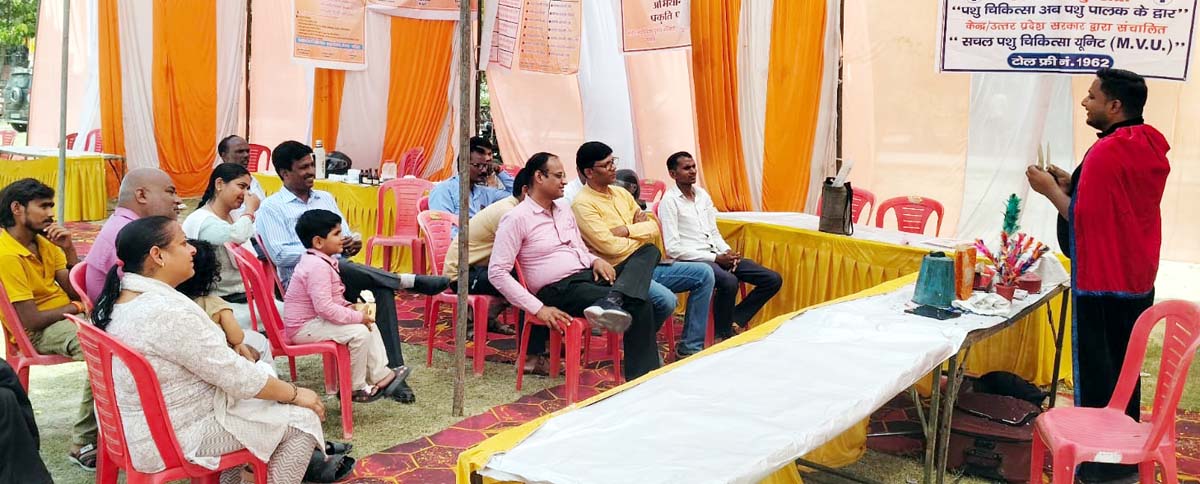 मेले का दूसरा दिन:स्टॉलों पर उमड़ी भीड़, जादू शो ने किया अचंभित