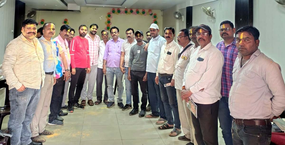 उत्तम उद्योग व्यापार मंडल पत्रकारों संग ने मनाया होली मिलन