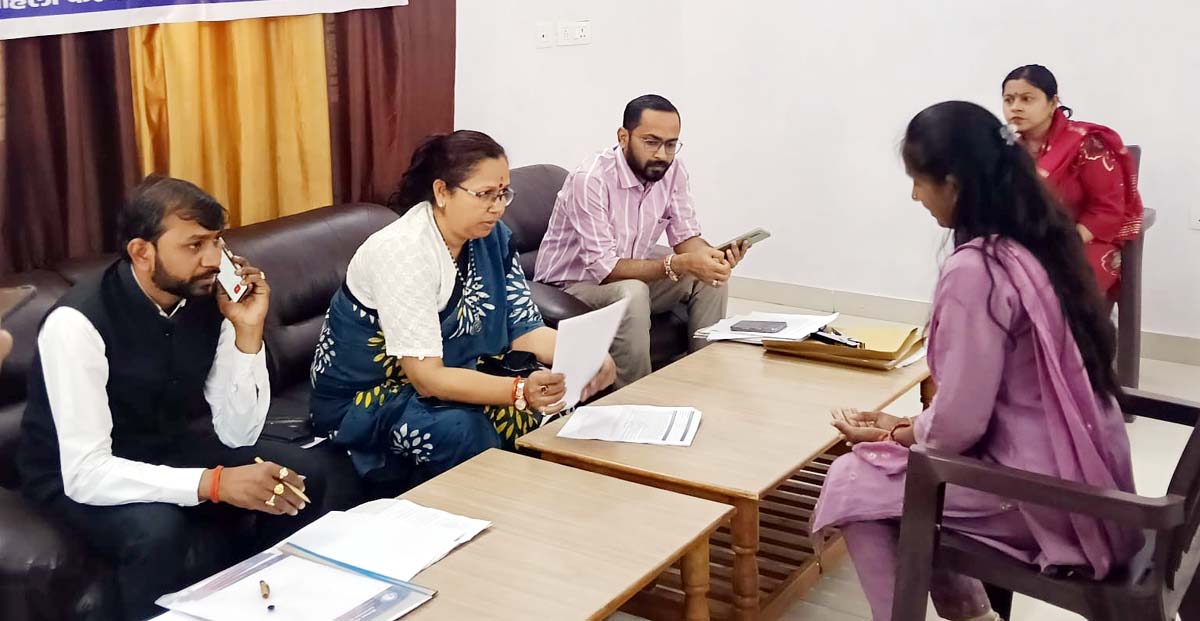 जनसुनवाई में आईं नौ शिकायतें, संबंधित विभागों को अग्रसारित