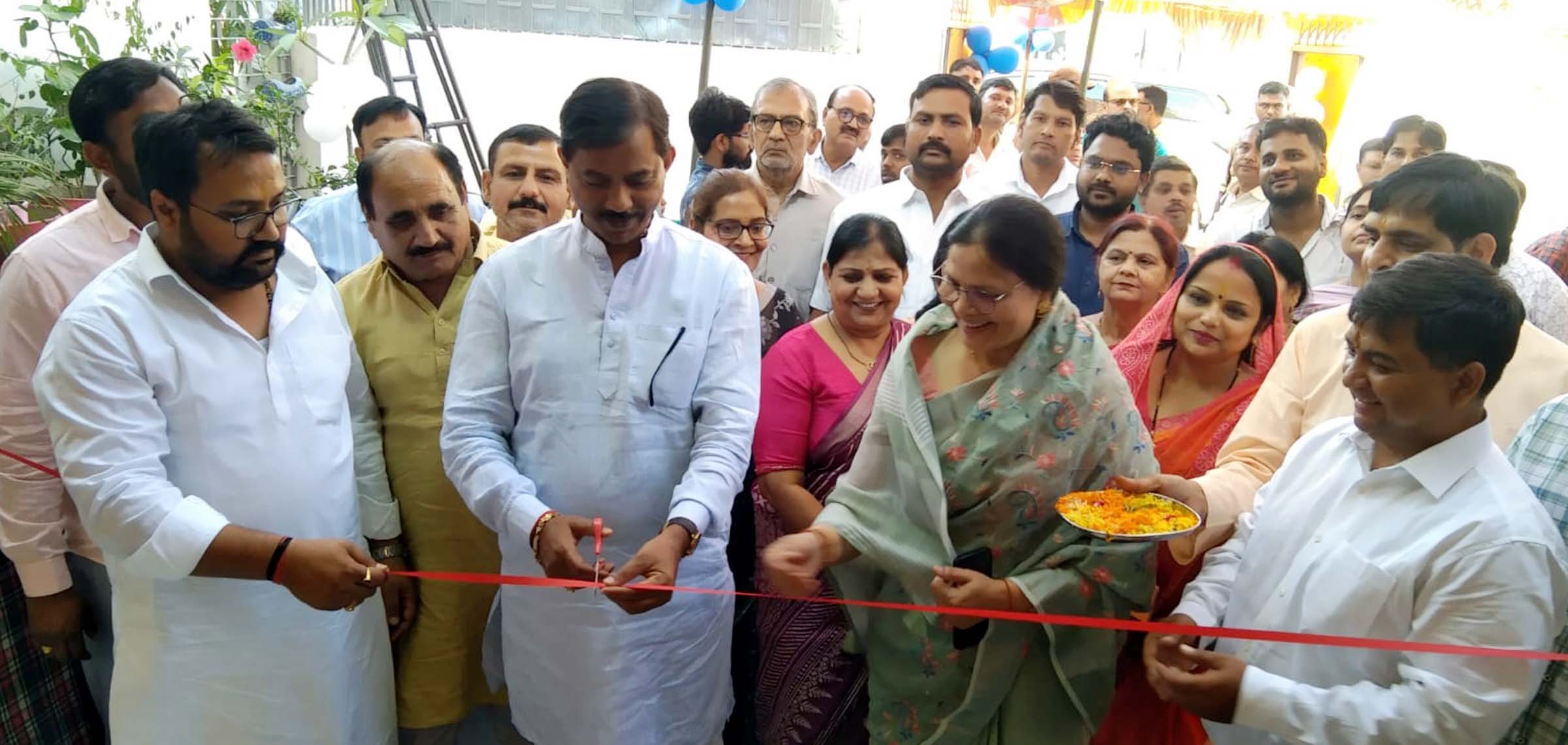 विधायक ने पॉली क्लीनिक का किया शुभारम्भ
