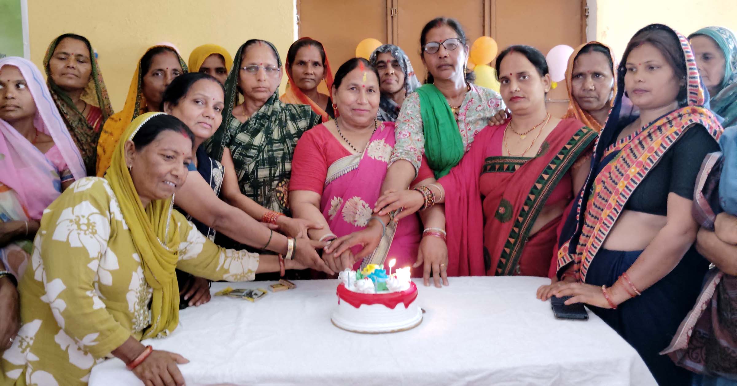 गुलाबी गैंग लोकतांत्रिक ने मनाया अंतर्राष्ट्रीय महिला दिवस