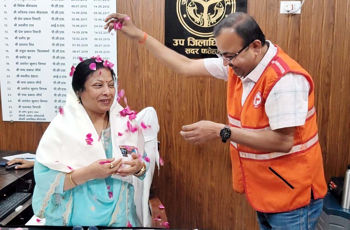 रेडक्रास चेयरमैन ने मातृ शक्तियों को किया सम्मानित