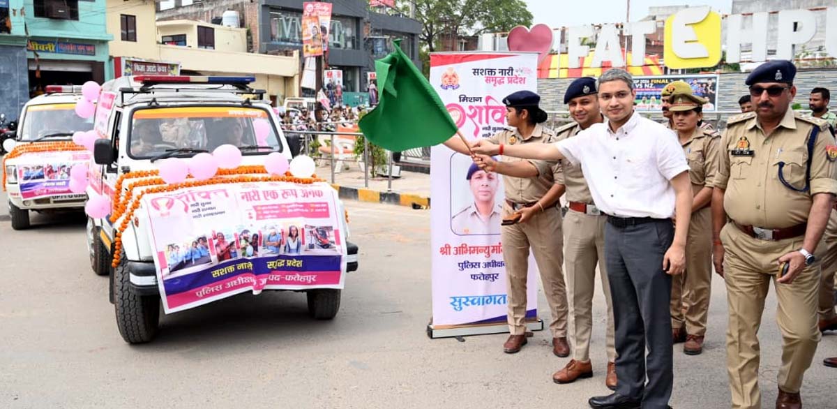 बाइक व स्कूटी रैली को डीएम व एसपी ने दिखाई झण्डी, द्वितीय चरण शुरू