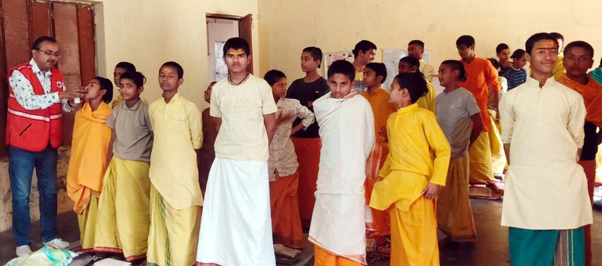 459 बच्चों व बुजुर्गों को बांटी चिकनपॉक्स से बचाव की दवा