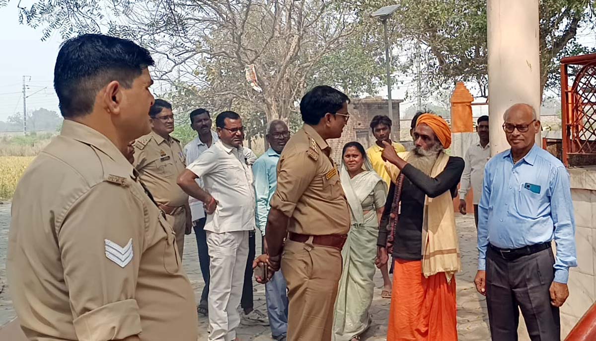 भीट बाबा के मंदिर से मंदिर से ढाई कुंटल के घंटे चोरी