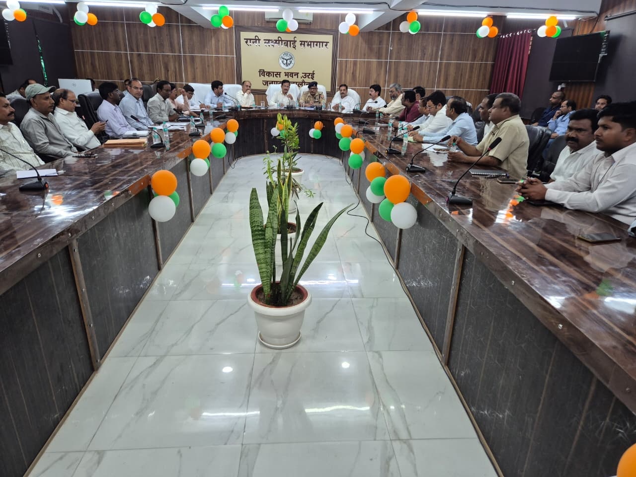 जनपद में एलपीजी गैस की कोई कमी नहीं, पर्याप्त स्टॉक उपलब्ध – डीएम