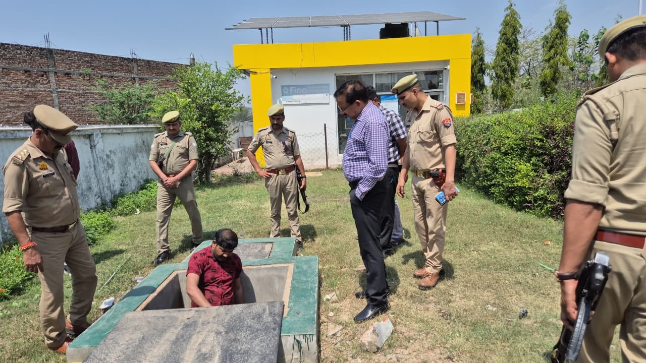 अफवाहों पर प्रशासन सख्त, डीएम-एसपी ने किया पेट्रोल पंपों का औचक निरीक्षण