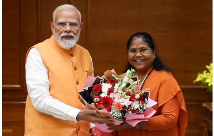 पीएम से की मुलाकात राष्ट्रीय पिछड़ा वर्ग आयोग की अध्यक्ष ने,,