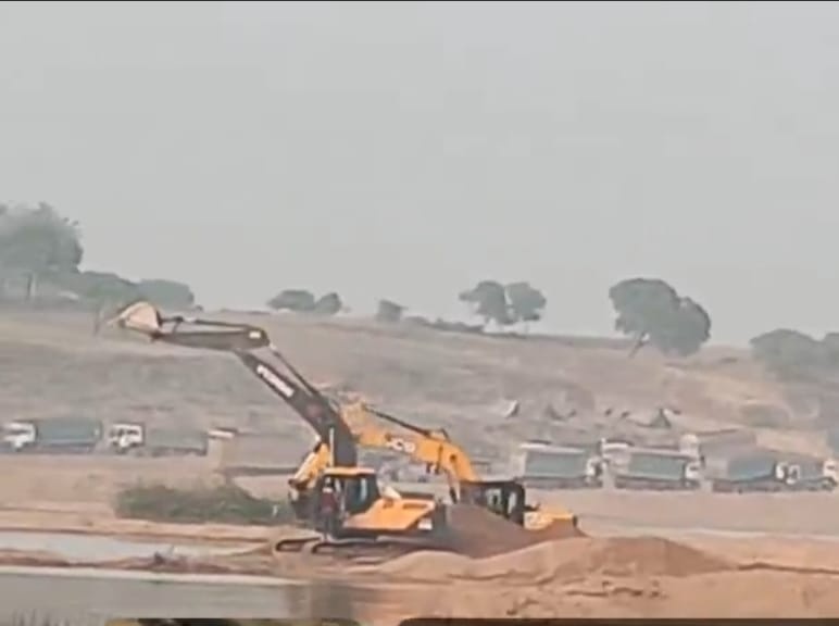 अवैध खनन का खेल बेखौफ जारी, माफिया के आगे नतमस्तक प्रशासन