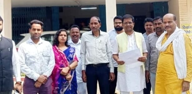  तहसीलदार पर व्यापारियों को उजाड़ने का आरोप